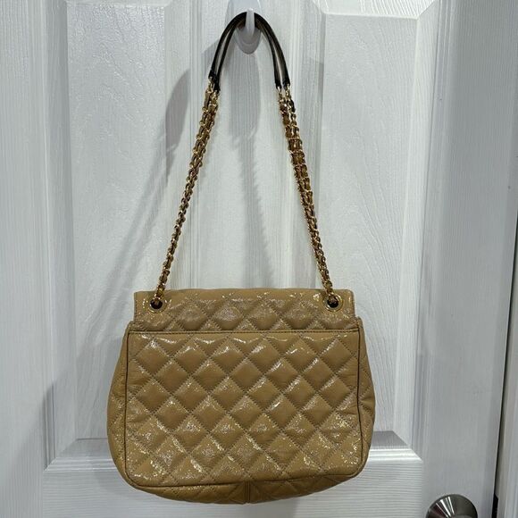 MICHAEL KORS PATENT SLOAN BAG BEIGE - Picture 3 of 14